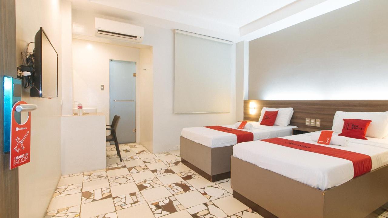 Reddoorz At V Plaza Hotel Manila Esterno foto